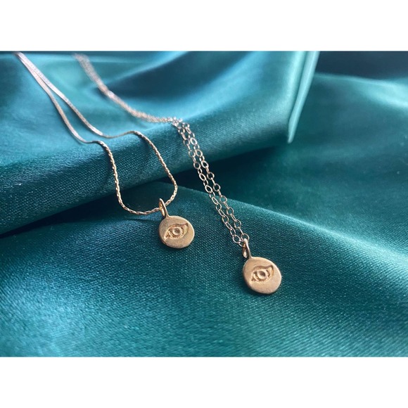 *Fatima* Dainty Evil Eye Necklace - Picture 1 of 4